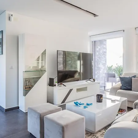 Aroeira Luxury Azul Villa, Lisboa, Beach, Surfing, Golf, Exploring, Hiking, Fishing